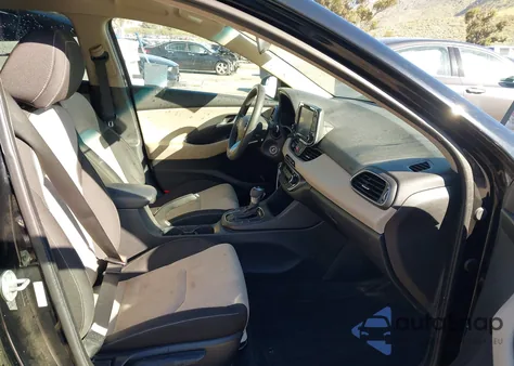 2019 Hyundai Elantra Gt z USA, uszkodzony, nr VIN KMHH35LE6KU104398